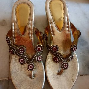 Sandal For Wedding Use