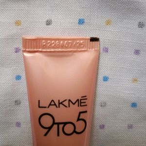 Laxme 9 to 5 foundation- Warm Natural W180