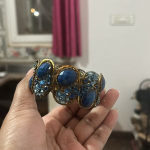 Blue Gemstone Press bracelet