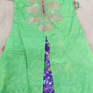 Kurti For Girl Or Wormen anyone Can Wear