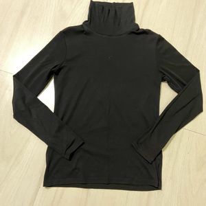 UNI QLO Black Fitted Highneck