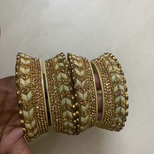 Set Of 4 Side Bangles