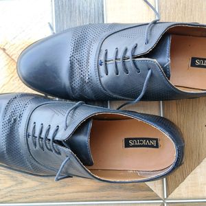 Men Textured Dark Navy Blue Formal Shoes