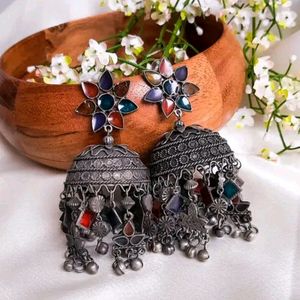 Trendy Earings And Stud