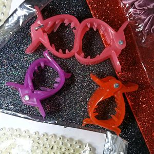 Combo Of Hair Clutchers Bow Clips And Putty Clip ,