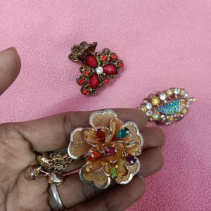 Combo Of 3 Hair Clips 🥳