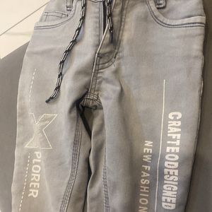 kid jeans… very new and good condition… worth it