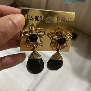 Black Golden Flower Earrings Hanging Blac Stone