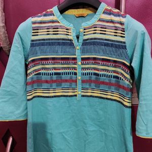 Aurelia Kurti Size M