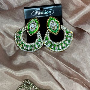 Green Earrings (Royal Look)