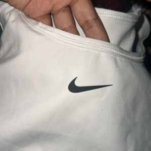 Nike Swoosh Medium support Sports Bra