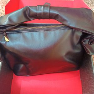 PREMIUM QUALITY MYGLAMM BOWBAG/ HANGBAG