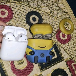 Original Apple Airpods 2nd gen with minions Case