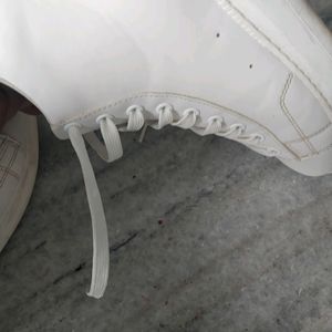 H&m High Top White Sneaker