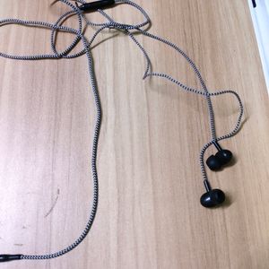 WIRED EARPHONE