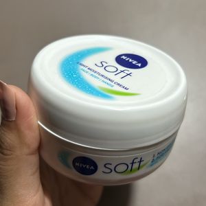 Nivea Soft Moisturising Cream