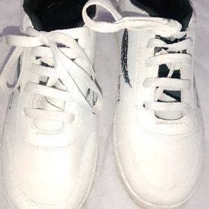 sneakers-wht