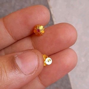 Beautiful New Flower Desine Studs