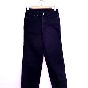 Casual Straight Cut Jean (Women)