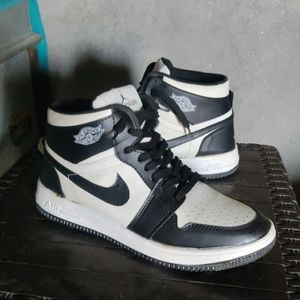 Nike Air Jordan 1 Black White