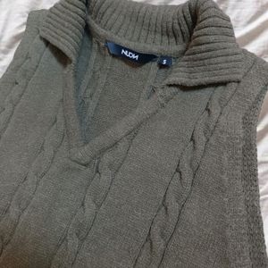 NUON armless olive sweater