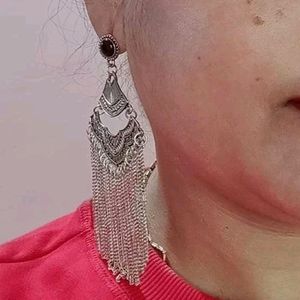 2 Pair Of Hanging Earings