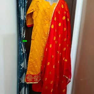 Silk Kurta With Red Duppata