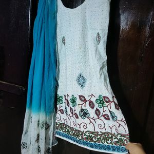 Unique Beautiful Kurtha Set