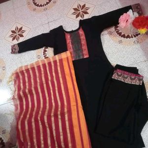 Black Banarasi Stunning Set