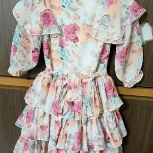 A Beautiful Flarred Dress For Girls