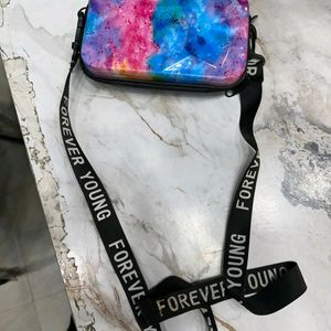 FOREVER YOUNG SLING BAG