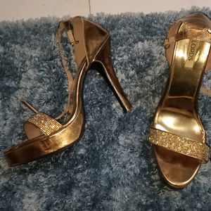 Golden High Heels 👠