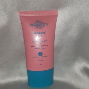 Aqualogica Strobe Cream