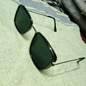 Black Stylish Sunglasses For Both Man And Women |