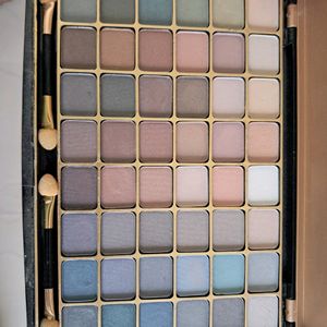 Body Collection 48 Colours Eye Shadow Pallette