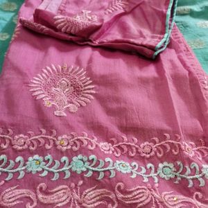 Hi Friends👭👬 Chanderi Sillk Dupatta And Embroidery Top Dupatta Is Awesome. If U Want U Can Buy Only Dupatta Also