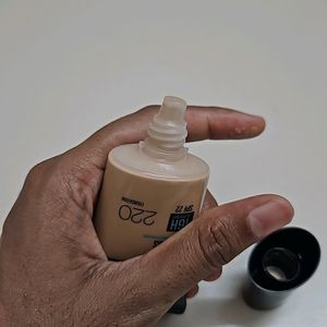 Maybelline Fit Me Foundation - Shade 220