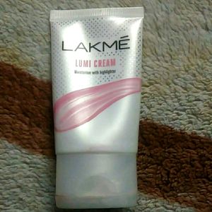 Lakme (Lumi Cream)