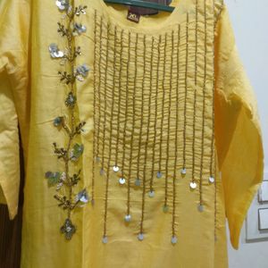 Yellow Kurtha Set With Grey Chunni Like Nw