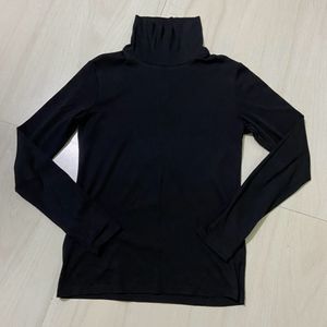 UNI QLO Black Fitted Highneck