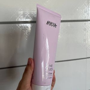 Nykaa Love Struck Body Lotion - First Date