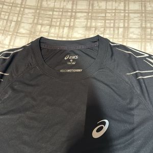 ASICS black Tshirt 2