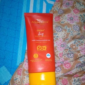 Aqualogica Cherry And Tomatoes Detan Sunscreen