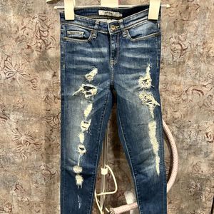 Vero Moda Slim Destroyed Denims 26