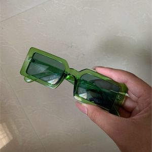 Unisex green trendy sunglasses