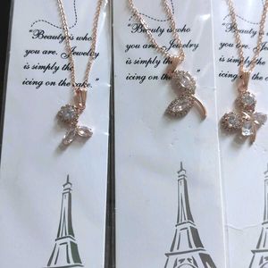 Beautiful pendant set of 4