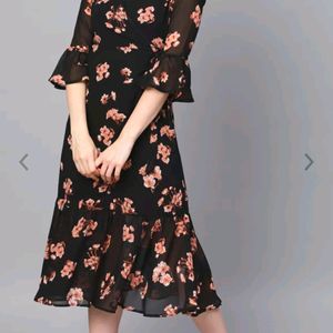 SASSAFRAS BLACK FLORAL DRESS