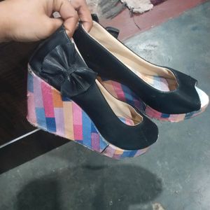 Open Toe Black Wedges With Multicolor Sole