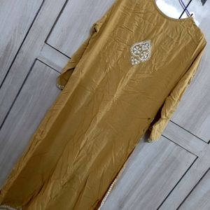 Lucknowi Chickankari Kurta