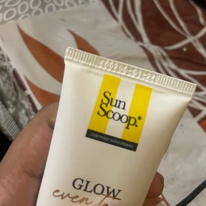 Sunscoop Glow Even Tone Sunscreen